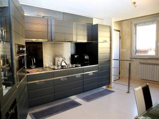 Trilocale via Selvanesco 75, Gratosoglio, Milano