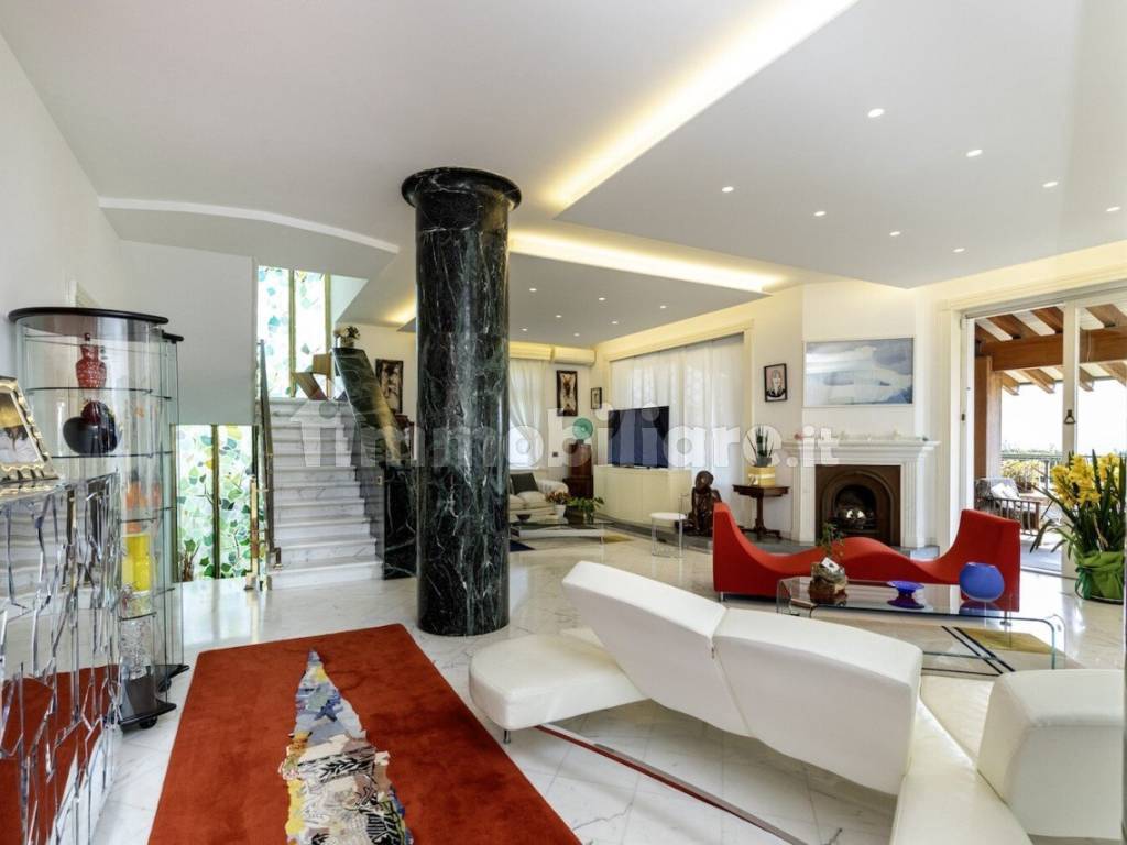 Salone