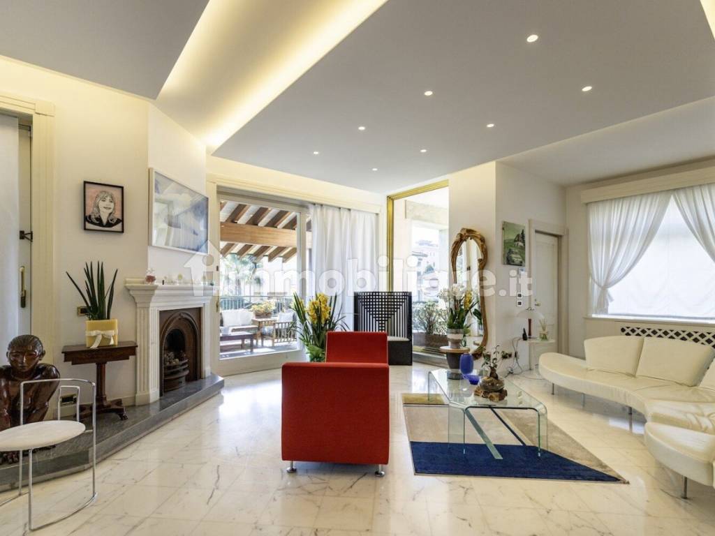 Salone