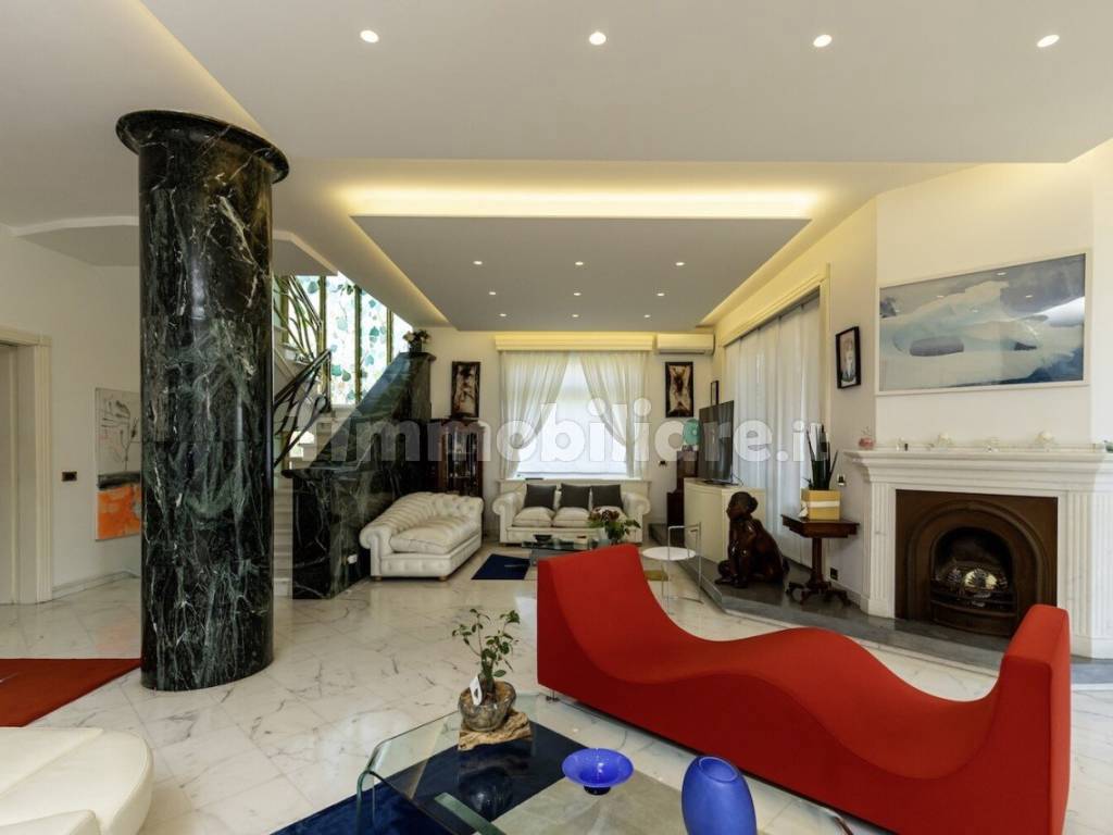 Salone