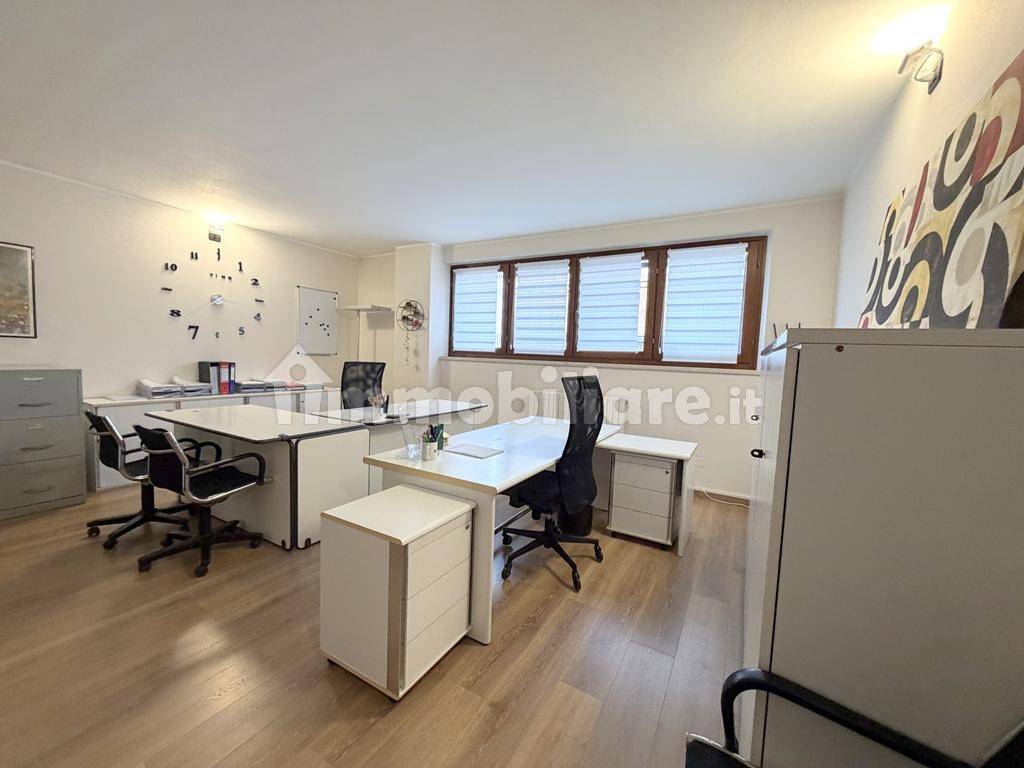 Ufficio - Studio via Albere 132, Verona, Rif. 127216773 - Immobiliare.it