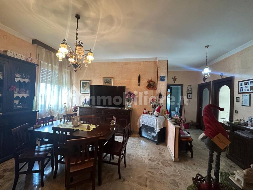 Salone