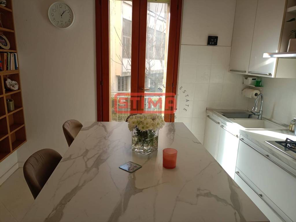 Vendita Appartamento Treviso. Quadrilocale, Piano rialzato, rif. 127314169