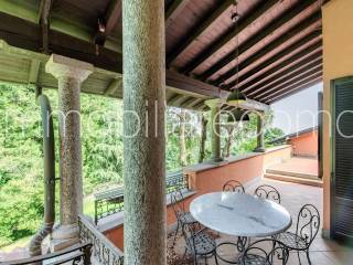 Locale Commerciale Via Corsica - 888mq