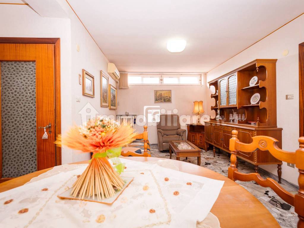 Salone