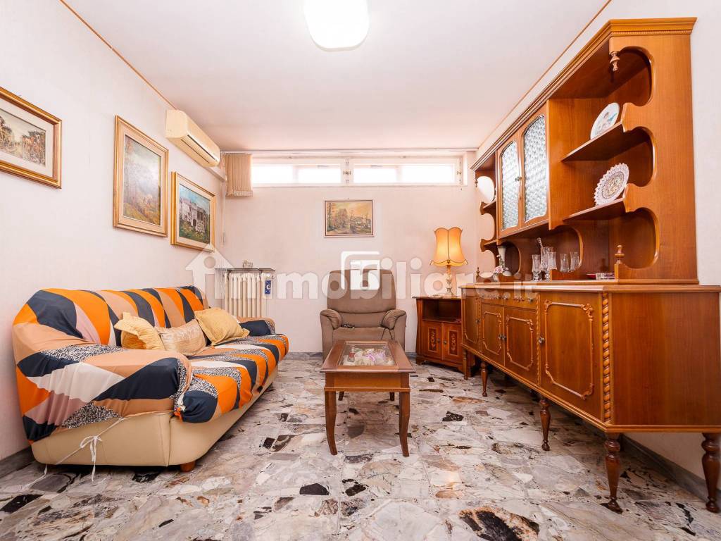 Salone