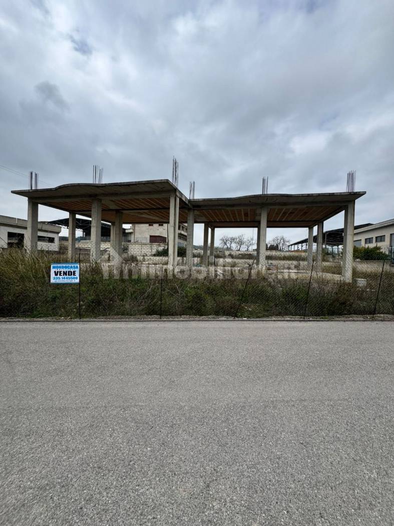 Capannone in Costruzione 300mq con Terreno 1.200mq - San Giacomo degli Schiavoni