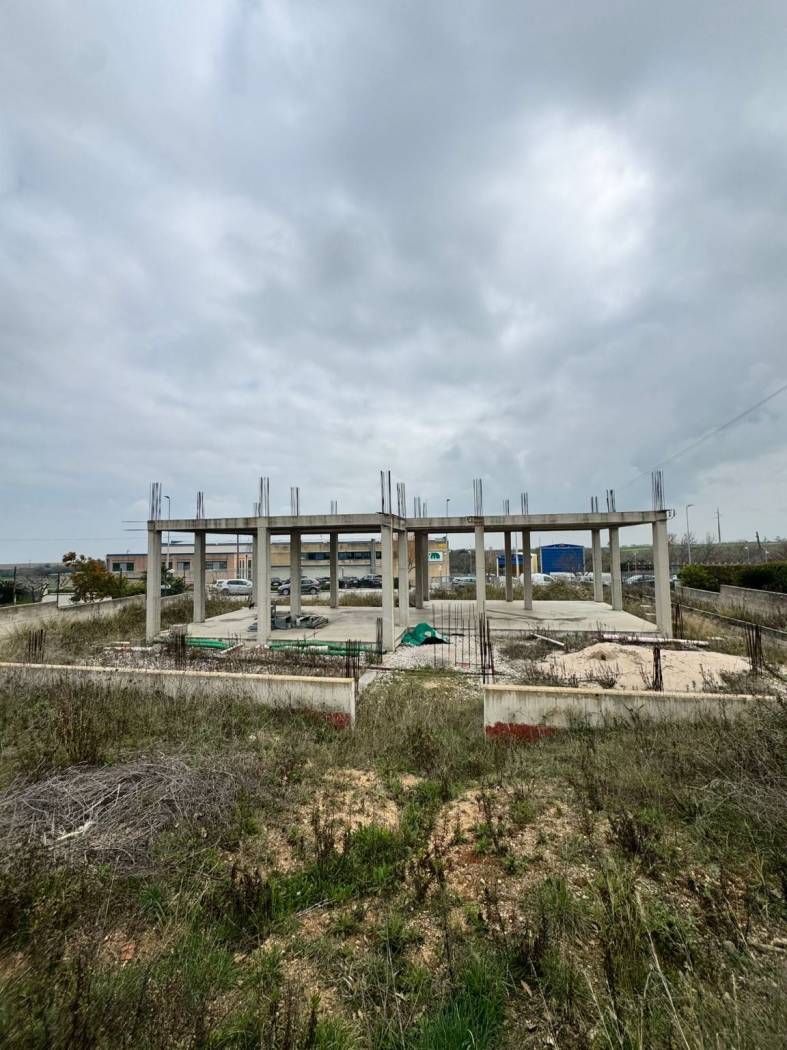 Capannone in Costruzione 300mq con Terreno 1.200mq - San Giacomo degli Schiavoni - foto 4