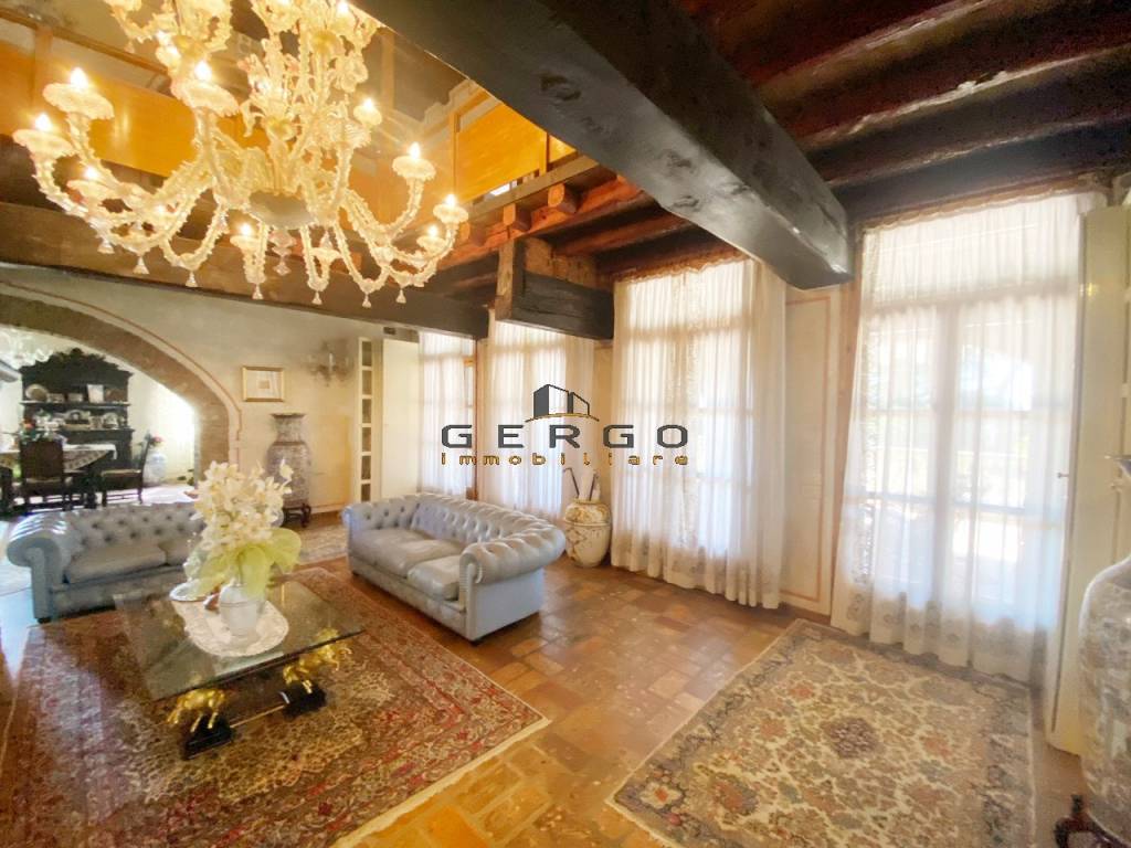 Salone