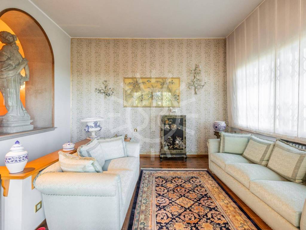 Salone