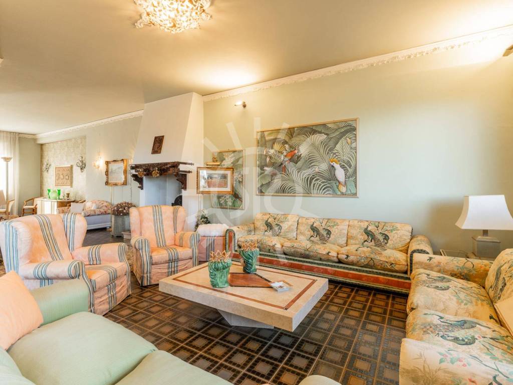 Salone