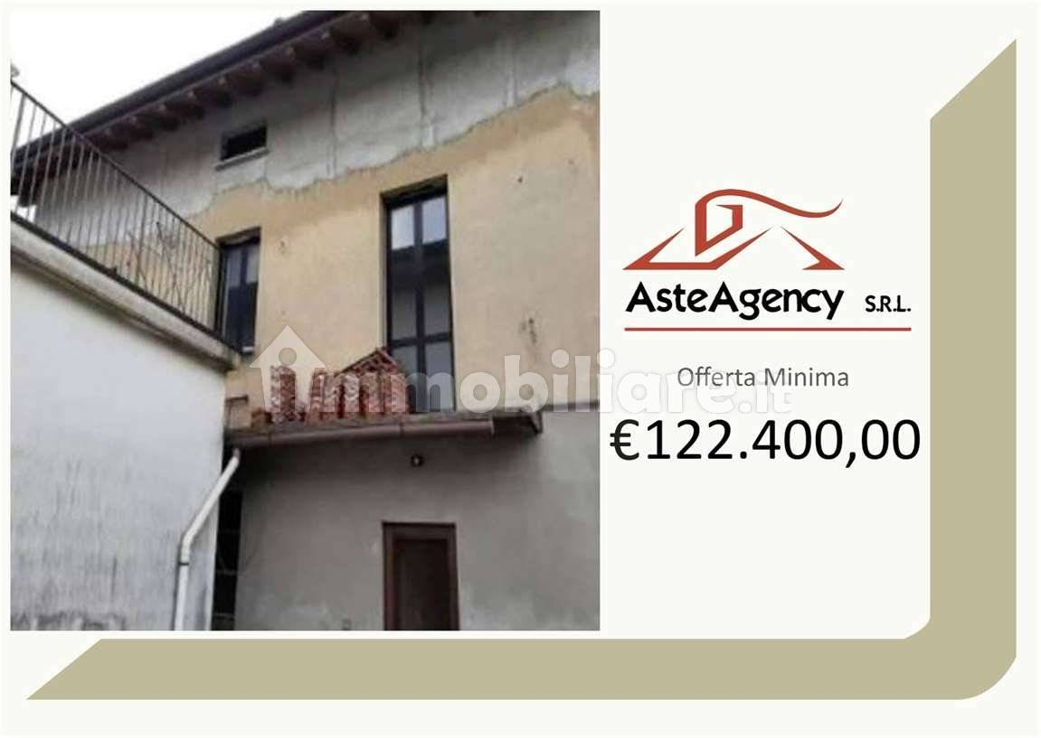 Appartamento in vendita a Gazzada Schianno