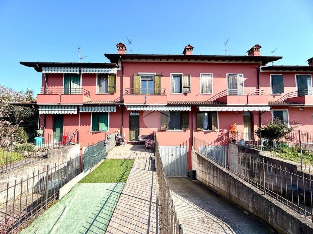 Vendita Villa A Schiera In Via Baiona Vecchia 1 Barbariga Buono Stato vendita-villa-a-schiera-in-via-baiona-vecchia-1-barbariga-buono-stato