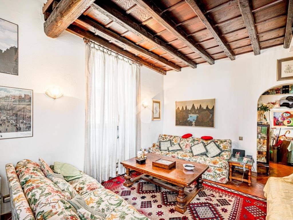 Vendita Appartamento Roma. Quadrilocale in via Garibaldi 3. Buono stato ...