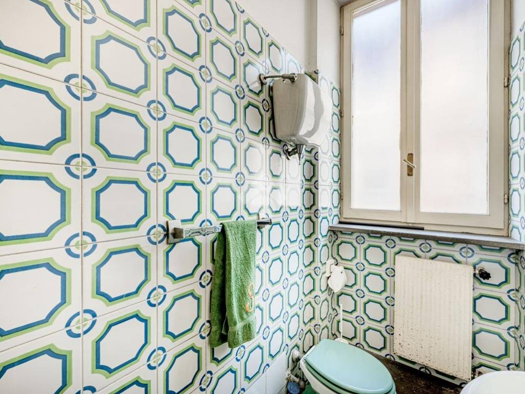 Vendita Appartamento Roma. Quadrilocale in via Garibaldi 3. Buono stato ...