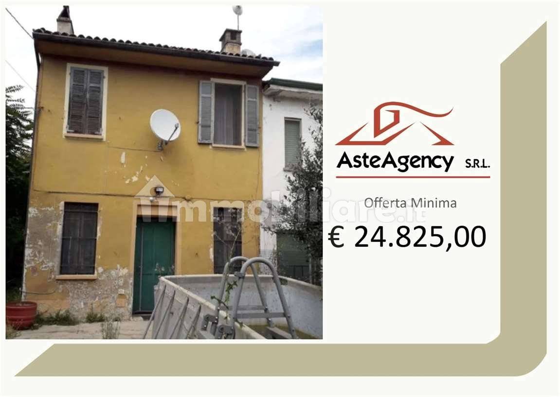 Casa indipendente in vendita a Gambarana