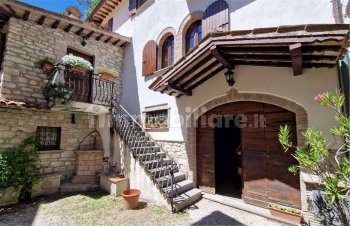 Villa in vendita a Gualdo Tadino