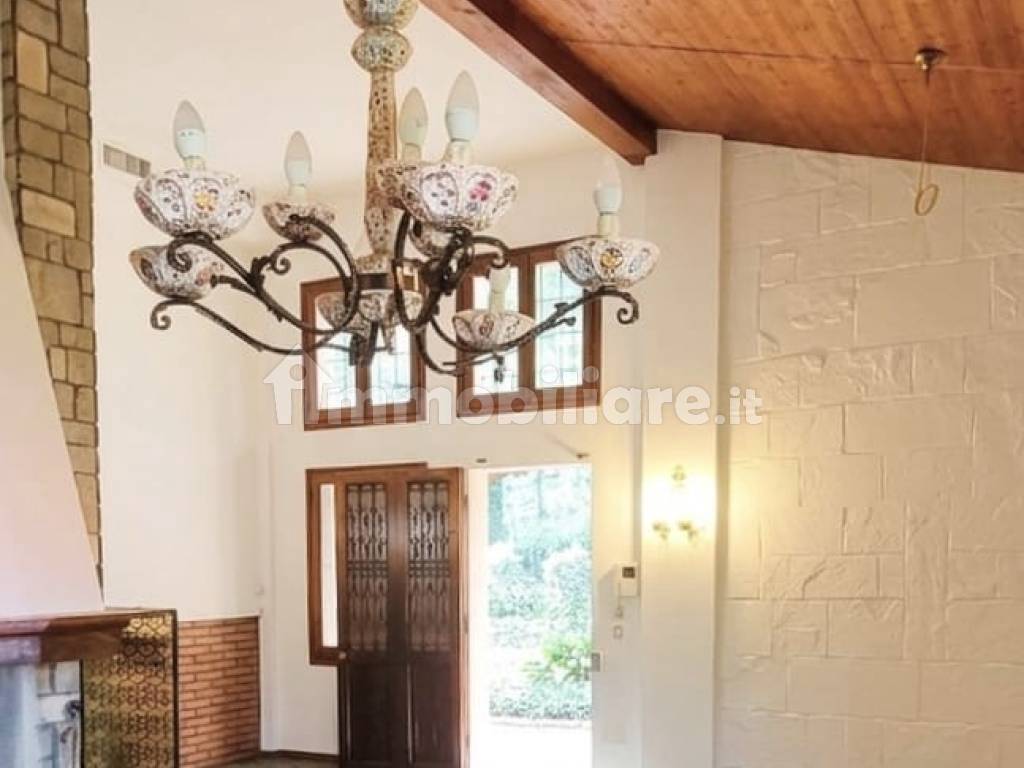 Salone