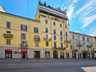 Bilocale via Carlo Farini 36, Isola, Milano