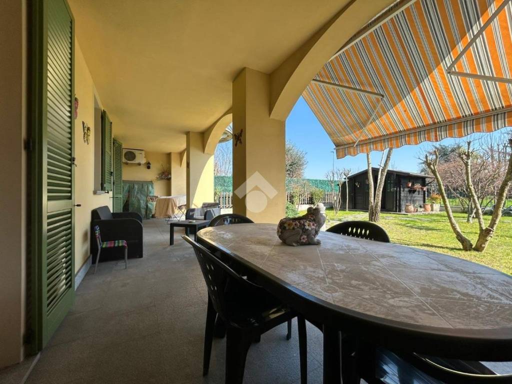 Vendita Appartamento Stradella. Quadrilocale in via Badia 21. Buono ...