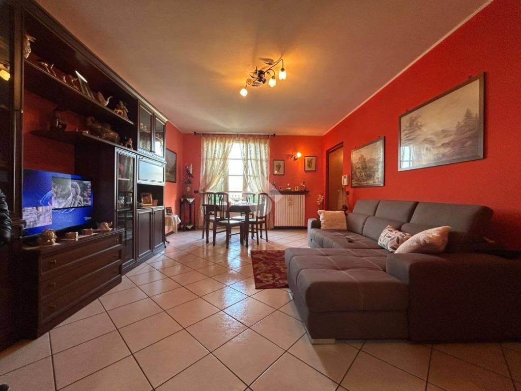 Vendita Appartamento Stradella. Quadrilocale in via Badia 21. Buono ...