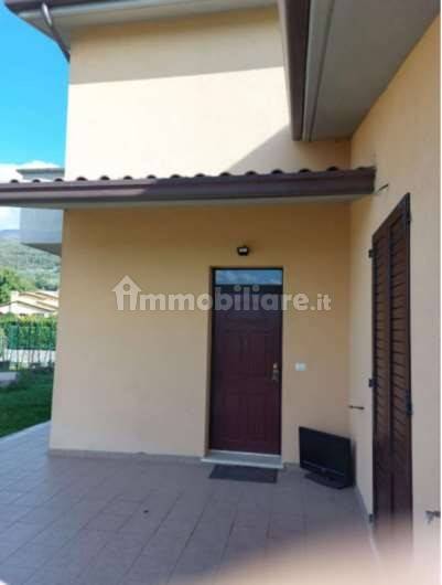 Palazzo - Stabile in vendita a Gualdo Tadino