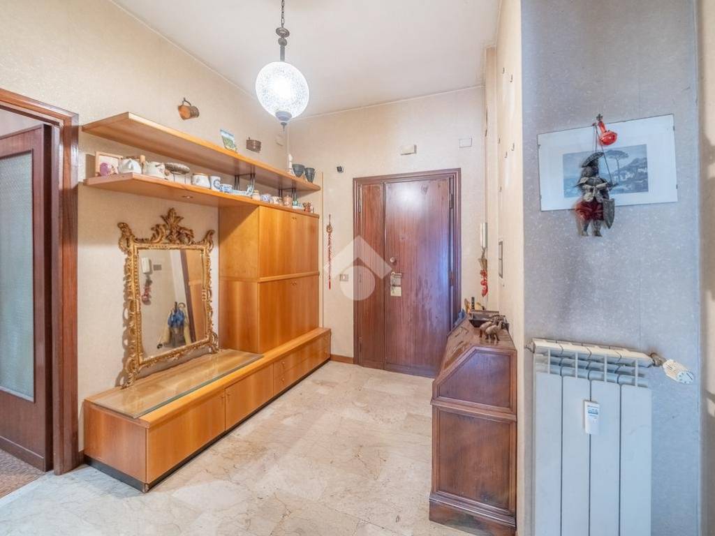 Vendita Appartamento Roma. Quadrilocale, Da ristrutturare, secondo ...