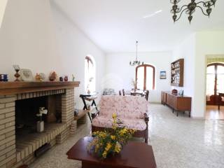 Salone