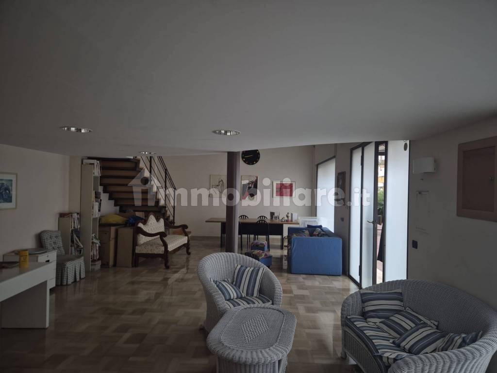 Salone