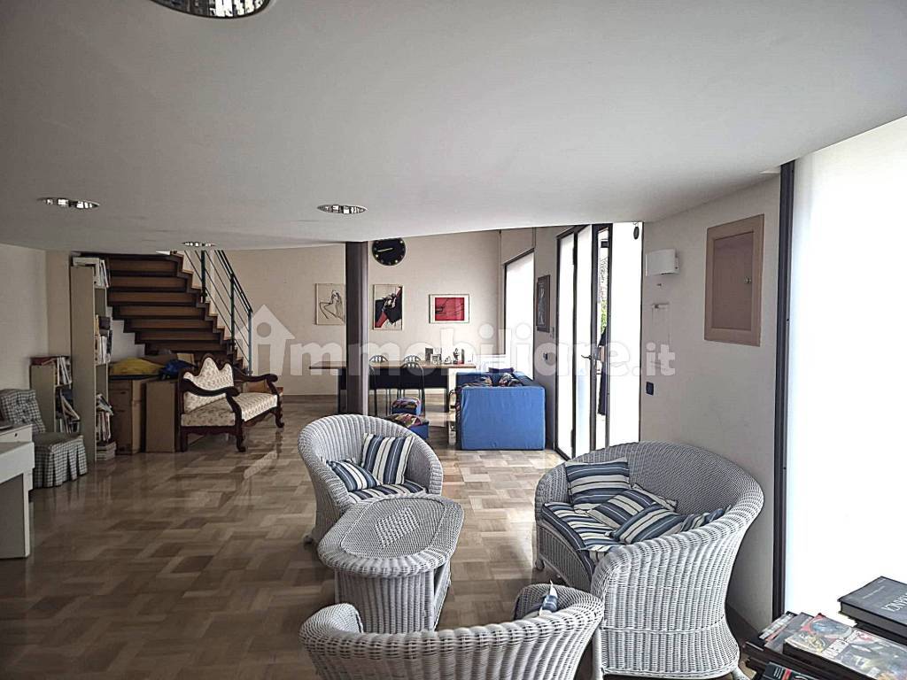 Salone