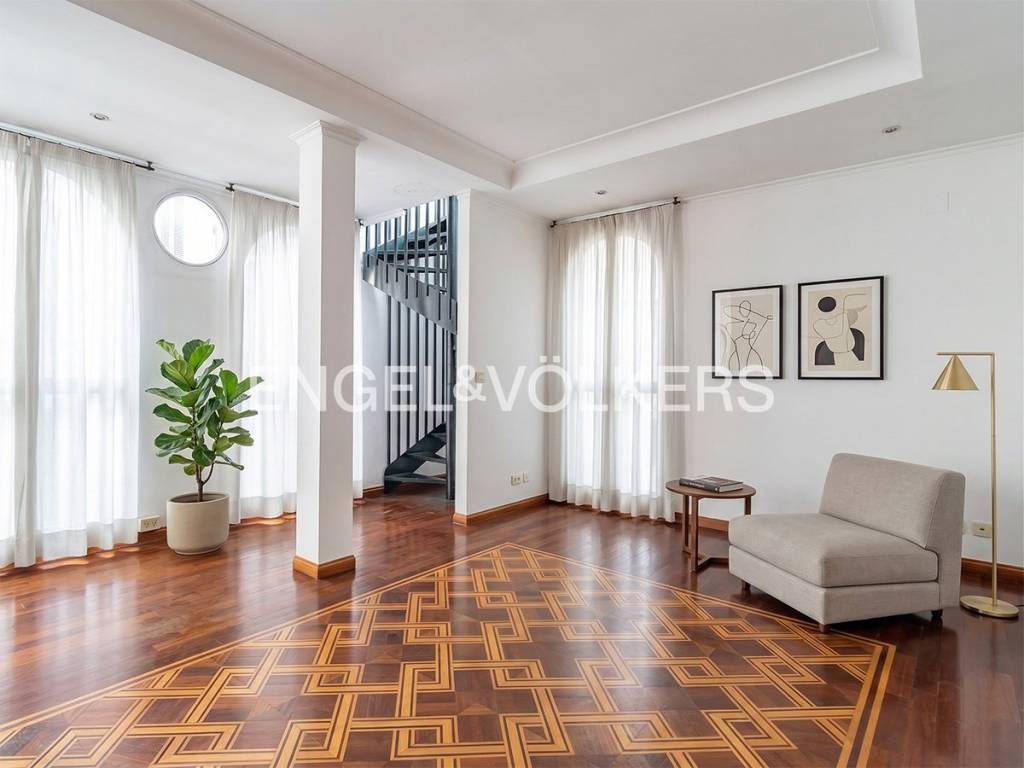 Vendita Appartamento Roma. Quadrilocale in via del Governo Vecchio. Da ...
