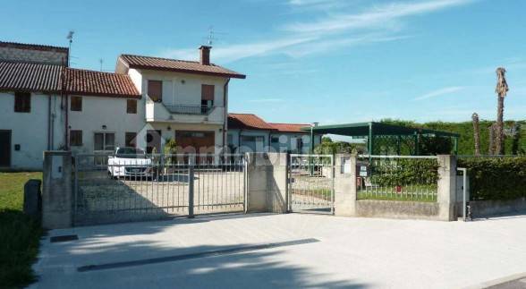 Palazzo - Stabile in vendita a Boschi Sant'Anna