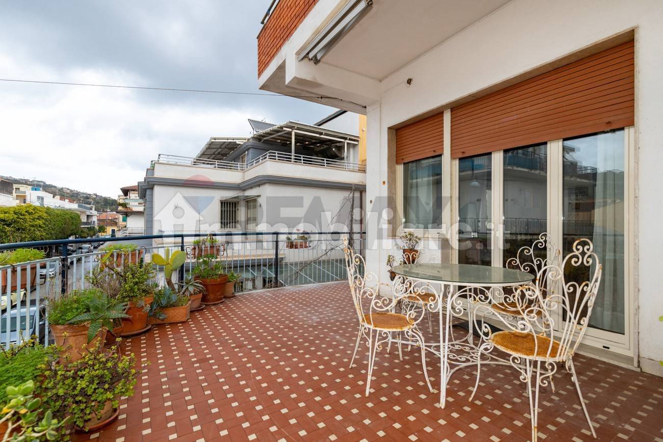 Appartamento in affitto a Aci Castello