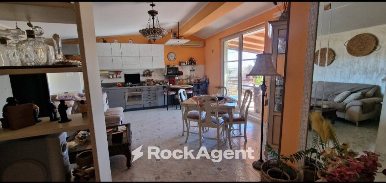 Palazzo - Edificio in vendita a Crotone