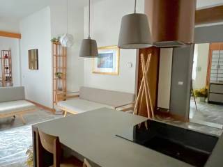 Bilocale via Borgogna, San Babila, Milano