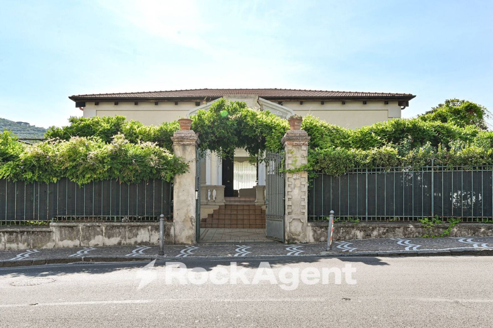 Palazzo - Edificio in vendita a Vico Equense