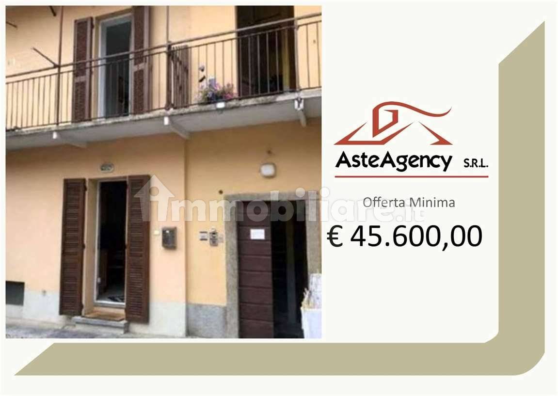 Casa indipendente in vendita a Gazzada Schianno