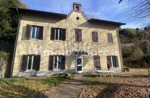 Palazzo - Stabile in vendita a Luino