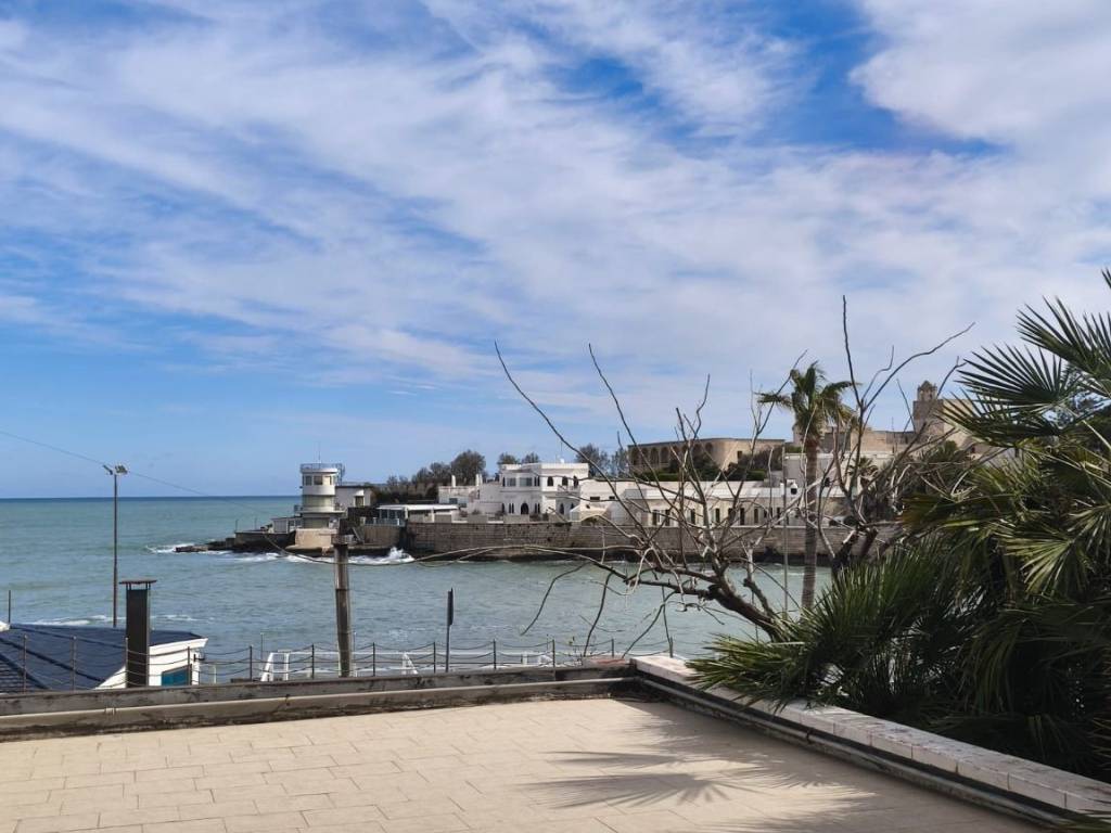 Trani - Bilocale Lungomare Cristoforo Colombo 143