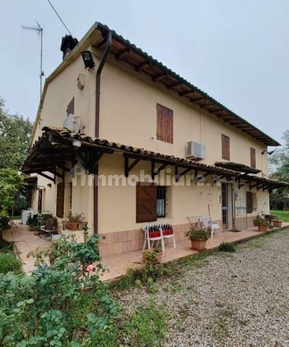 Casa indipendente in vendita a Imola