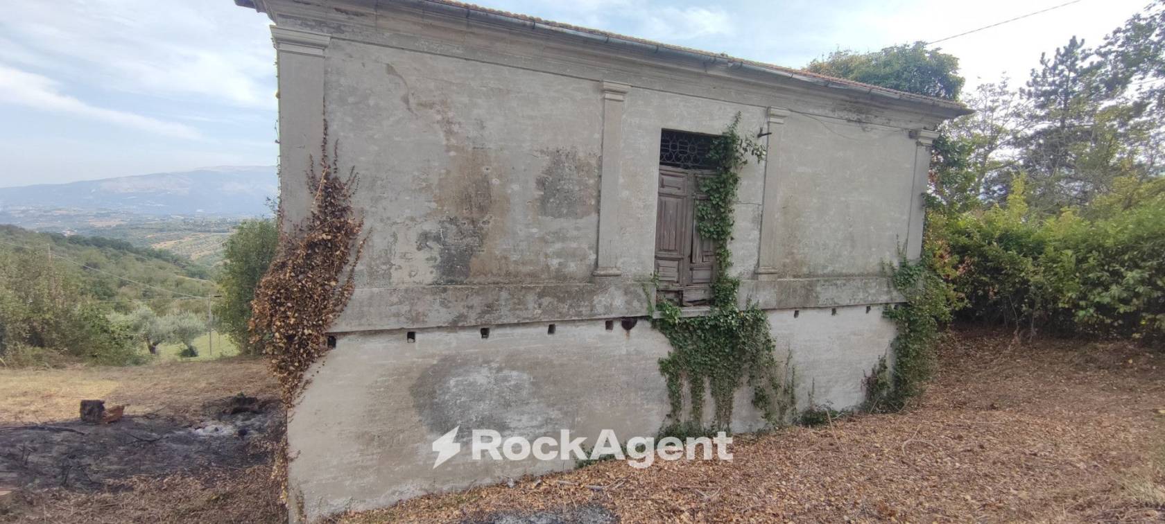 Rustico - Casale in vendita a Civitaquana