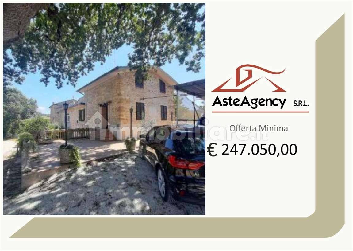 Casa indipendente in vendita a Tolentino