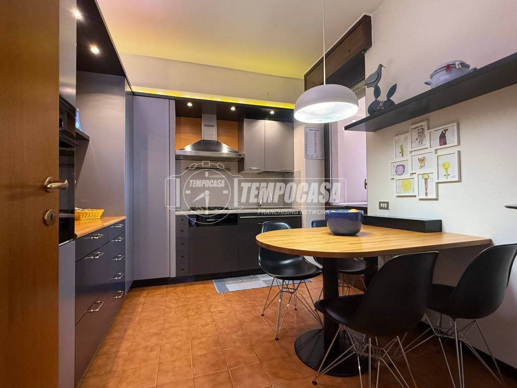 Vendita Appartamento Monza. Quadrilocale in via modigliani 18/A. Buono ...