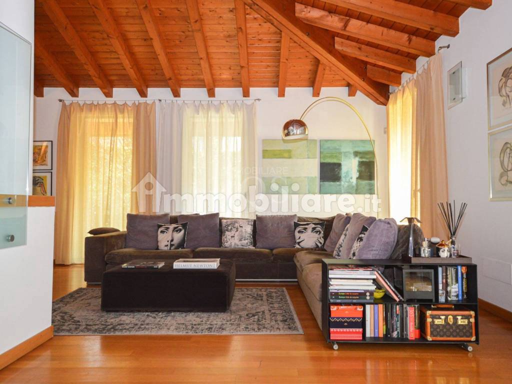 Salone