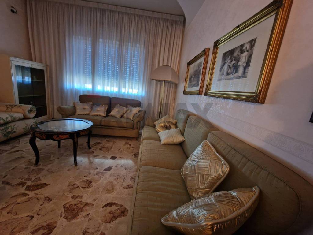 Salone