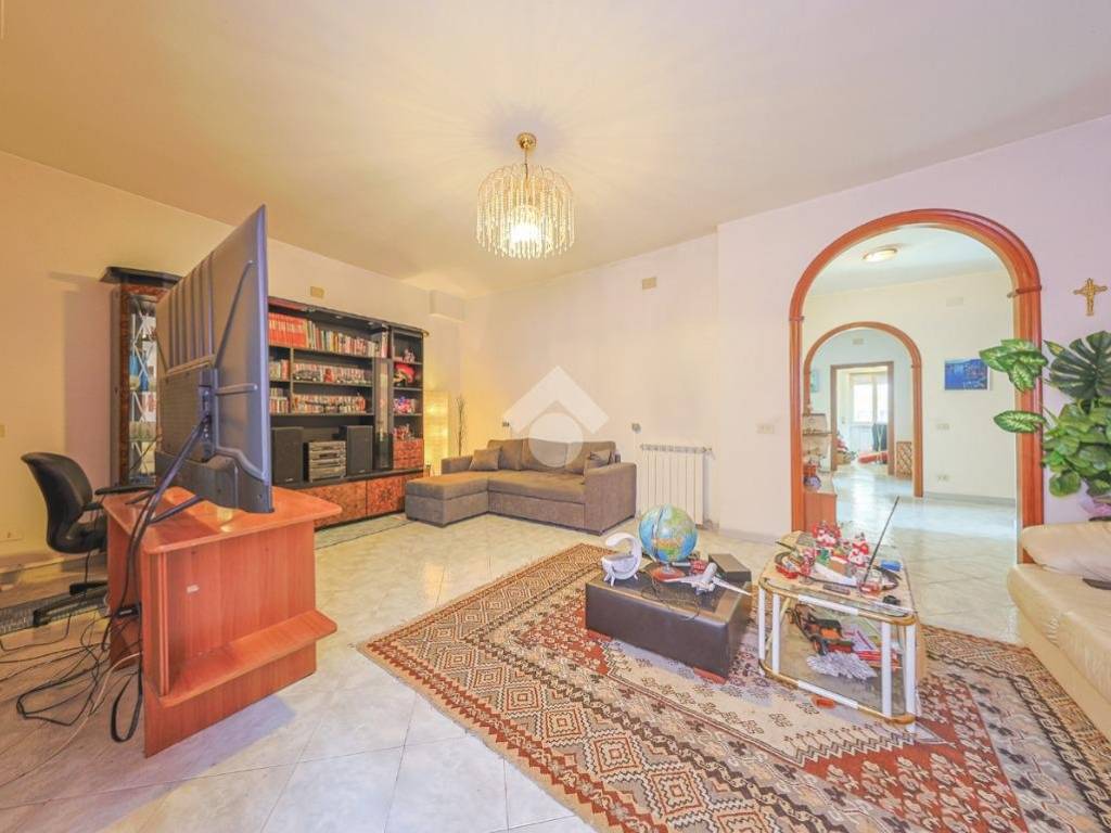 Vendita Appartamento Roma. Trilocale, Buono stato, primo piano, con ...