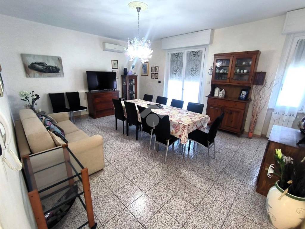 Salone