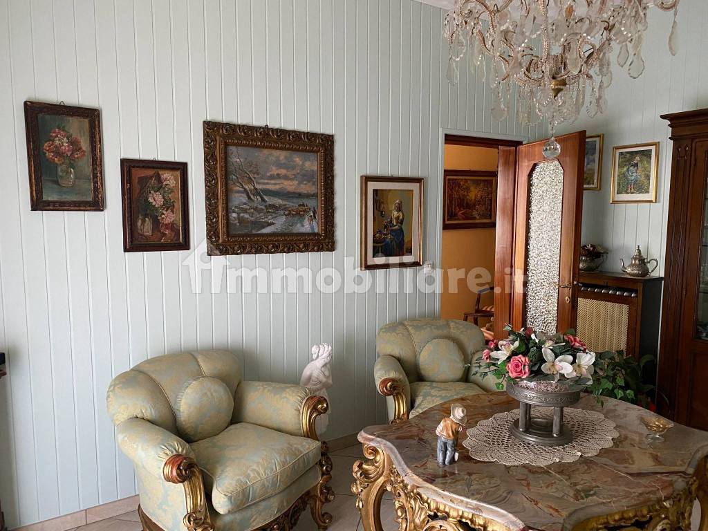 Salone