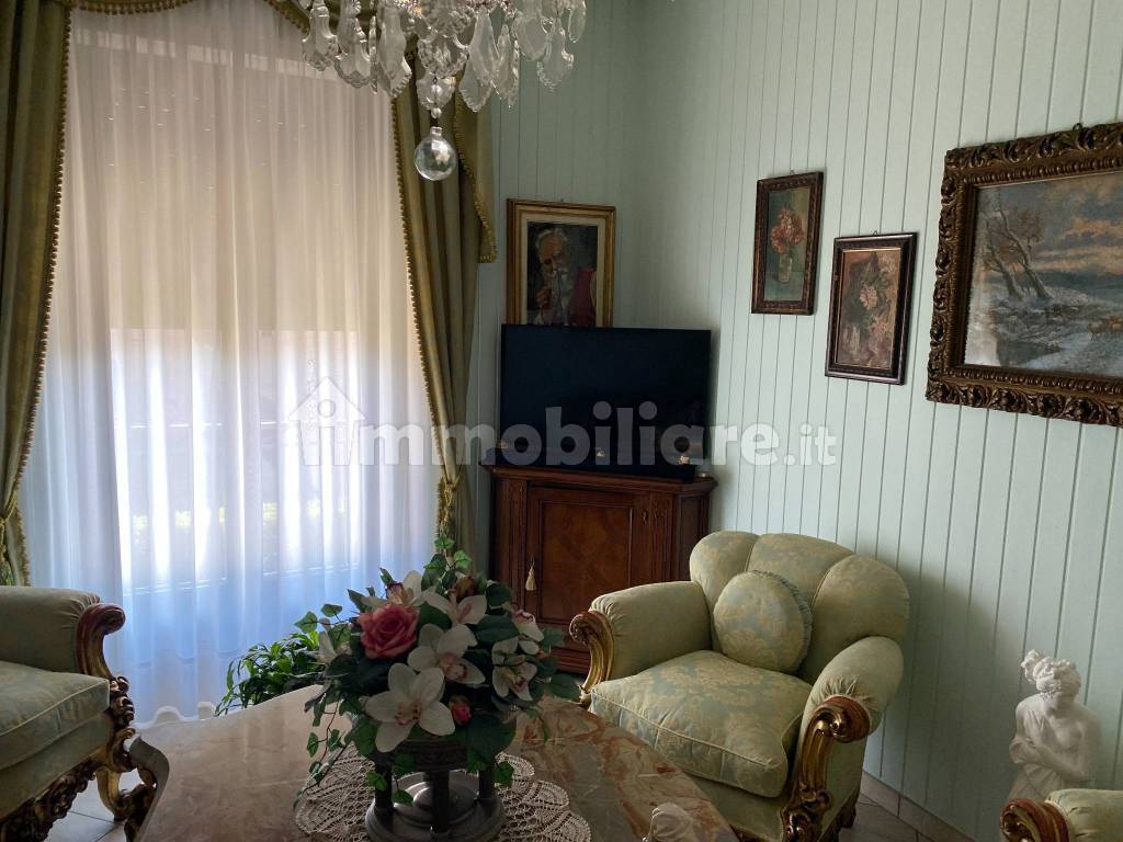 Salone
