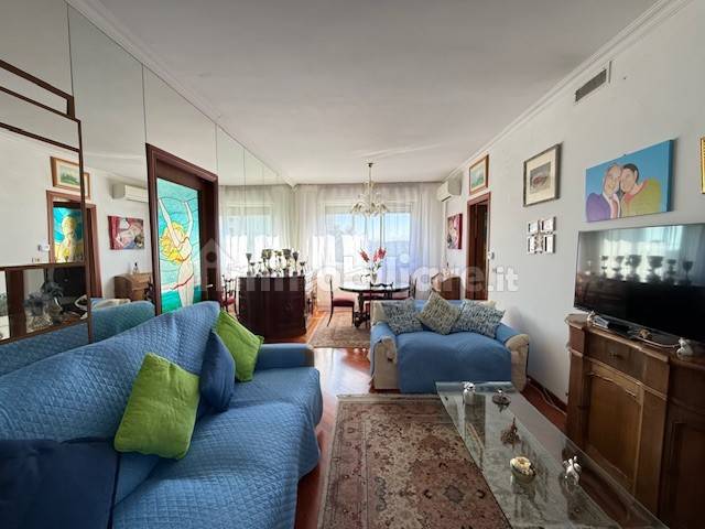 Salone